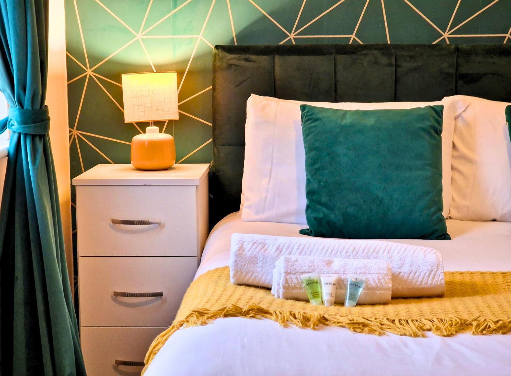 Manchester Townhouse By Bevolve - 4 Bedrooms - Free Parking 외부 사진