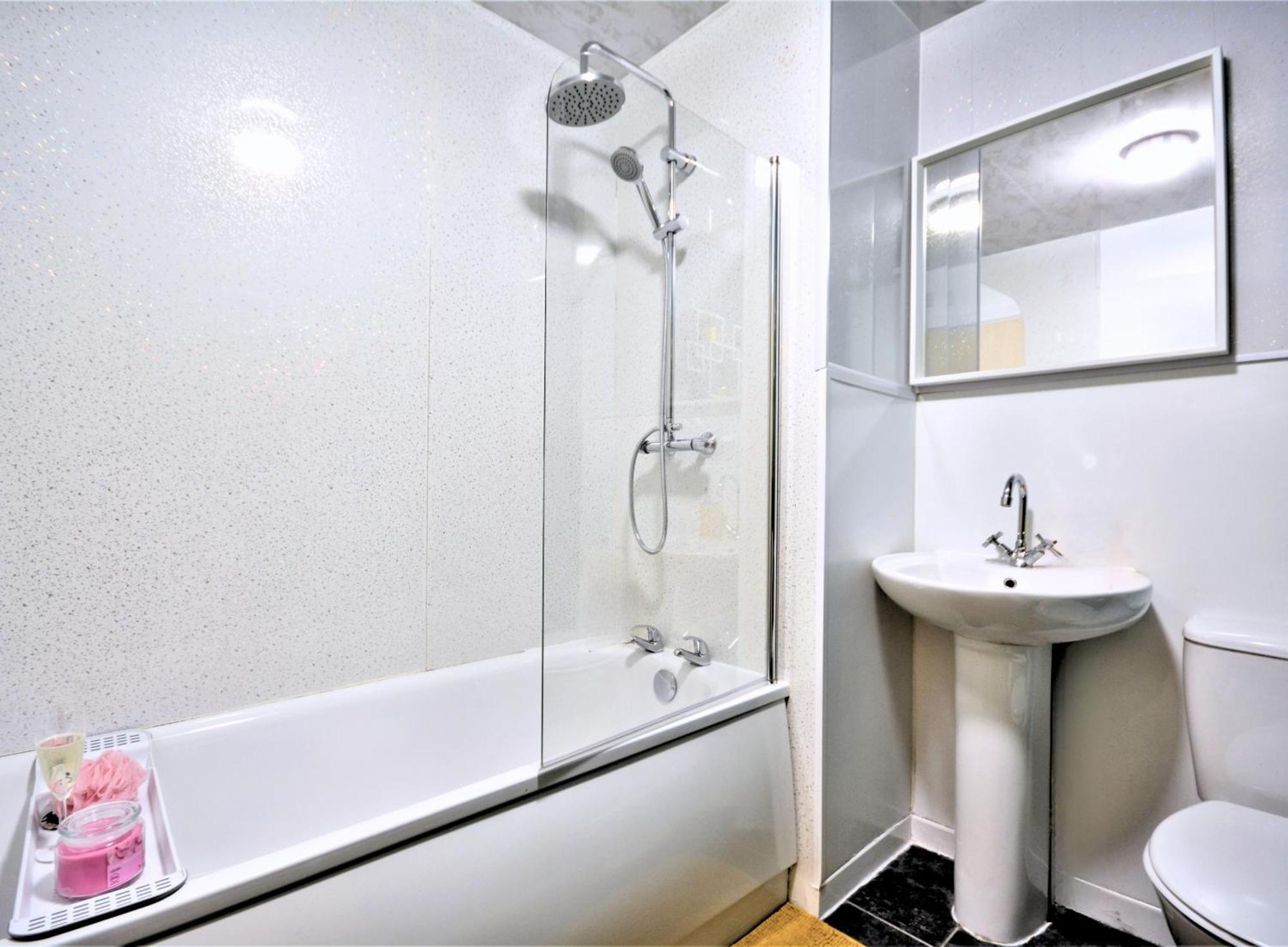 Manchester Townhouse By Bevolve - 4 Bedrooms - Free Parking 외부 사진