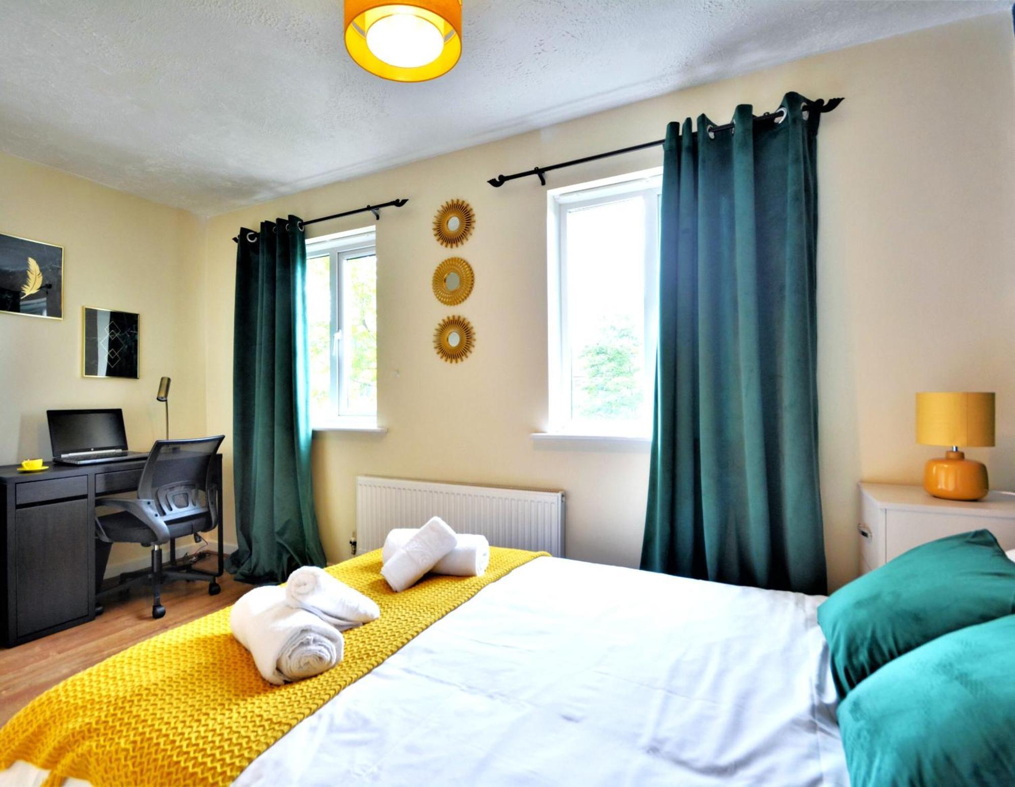 Manchester Townhouse By Bevolve - 4 Bedrooms - Free Parking 외부 사진